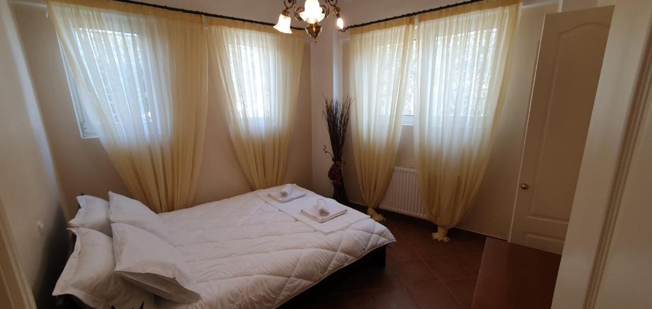 Athenian Luxury Villa In Glyfada Exterior photo